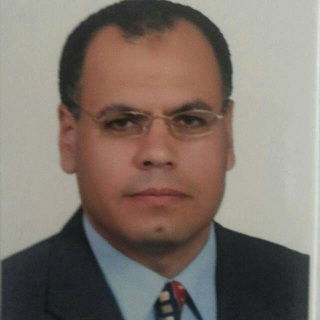 دكتور عبد الرفيع الشافعى وكيل الكلية للدراسات العليا
