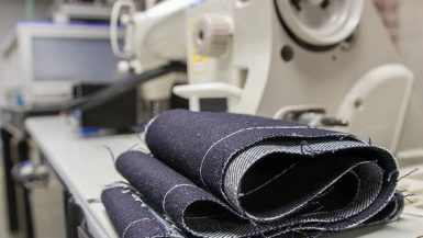 صناعة الملابس ؛ الأقمشة ؛ الغزل والمنسوجات