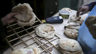 "التموين": مصادرة ماكينة الخبز عند استخدمها بالمخابز السياحية وصرف السلع